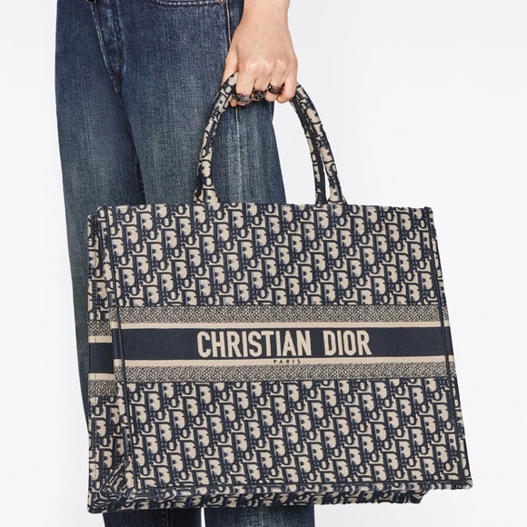 Dior Black and Cream Tote Bag - Picture 2 of 4